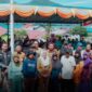Bupati Natuna Cen Sui Lan melanjutkan kunjungan kerjanya ke Kecamatan Pulau Tiga Barat. Foto: INIKEPRI.COM