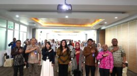 Anggota/Deputi Bidang Pelayanan Umum, Ariastuty Sirait, dalam sosialisasi pelayanan program Jaminan Kecelakaan Kerja (JKK) BPJS Ketenagakerjaan, di Ruang Habibie Lantai 4 RSBP Batam. Foto: INIKEPRI.COM/BP Batam 