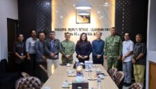 BP Batam melalui Anggota/Deputi Bidang Pelayan Umum, Ariastuty Sirait, menerima kunjungan Kepala Staf Komando Armada (Kaskoarmada) I Tanjungpinang, Laksamana Pertama TNI Dr. Arif Badrudin. Foto: BP Batam 