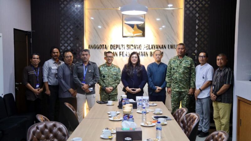 BP Batam melalui Anggota/Deputi Bidang Pelayan Umum, Ariastuty Sirait, menerima kunjungan Kepala Staf Komando Armada (Kaskoarmada) I Tanjungpinang, Laksamana Pertama TNI Dr. Arif Badrudin. Foto: BP Batam