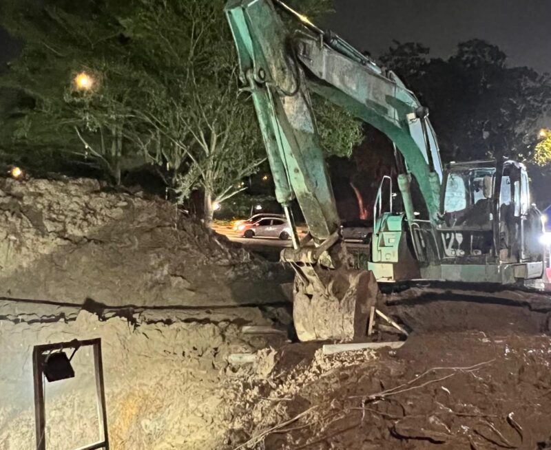 Proses perbaikan kebocoran pipa transmisi di kawasan Simpang Plamo menuju Kepri Mall akhirnya selesai dilakukan.  Foto: Istimewa 