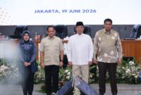 Menteri Agraria dan Tata Ruang/Kepala Badan Pertanahan Nasional (ATR/BPN) Nusron Wahid bersama Menteri Dalam Negeri Muhammad Tito Karnavian resmi menandatangani Surat Edaran Bersama tentang Pengintegrasian LP2B ke dalam Rencana Tata Ruang Wilayah (RTRW) Kabupaten/Kota dan/atau Rencana Detail Tata Ruang (RDTR). Foto: Istimewa