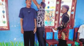 Warga Selaut antusias mengikuti pmeriksaan kesehatan gratis di Desa Selaut. Foto: ANTARA/Muhamad Nurman