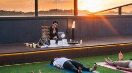ARTOTEL Batam menyiapkan pengalaman akhir pekan yang memadukan olahraga, kuliner, dan panorama kota dari ketinggian. Foto: INIKEPRI.COM