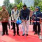 Wali Kota Batam, Amsakar Achmad, didampingi Sekda Batam, Firmansyah, bersama perwakilan manajemen PT Wasco Engineering Indonesia meresmikan fasilitas olahraga di Dataran Engku Putri, Batamcentre, Kamis (25/6/2026). Foto: INIKEPRI.COM/Media Center Batam 