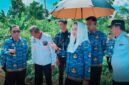 Bupati Natuna Cen Sui Lan meninjau kegiatan normalisasi sungai di dua desa wilayah Kecamatan Bunguran Timur Laut yang mulai dikerjakan oleh rekanan BWSS. Foto: INIKEPRI.COM/NatunaKab