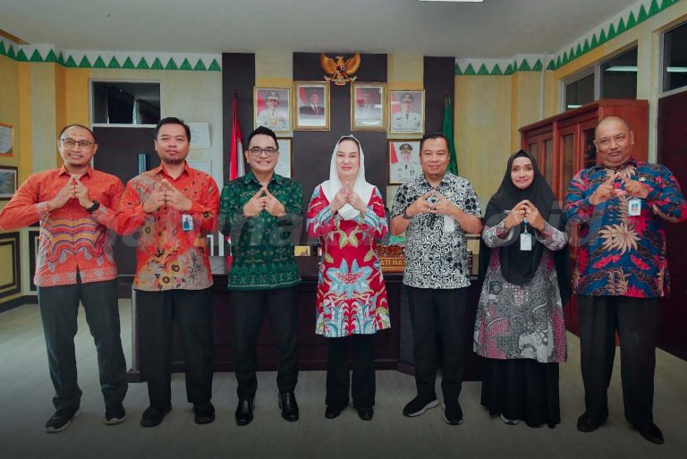 Bupati Natuna Cen Sui Lan menerima kunjungan perwakilan BPS. Foto: INIKEPRI.COM/NatunaKab