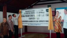 Peresmian Serentak Penetapan Kabupaten Natuna sebagai Instansi Penerbit Surat Keterangan Asal (IPSKA) yang dilaksanakan secara nasional oleh Kementerian Perdagangan Republik Indonesia. Kegiatan tersebut berlangsung di Ruang Lobby Kantor Bupati Natuna Lantai I, Bukit Arai. Foto: INIKEPRI.COM
