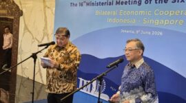 Menteri Koordinator Bidang Perekonomian Airlangga Hartarto (kiri) dan Wakil Perdana Menteri Singapura sekaligus Menteri Perdagangan dan Industri Gan Kim Yong (kanan) saat konferensi pers di Jakarta, Selasa (9/6/2026) Foto: ANTARA/Bayu Saputra