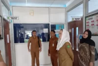 Bupati Natuna Cen Sui Lan saat mengunjungi melakukan kantor di kawasan pusat pemerintahan Kabupaten Natuna, yang terletak di kawasan Jalan Batu Sisir, Bukit Arai, Ranai. Foto: Batampos