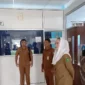 Bupati Natuna Cen Sui Lan saat mengunjungi melakukan kantor di kawasan pusat pemerintahan Kabupaten Natuna, yang terletak di kawasan Jalan Batu Sisir, Bukit Arai, Ranai. Foto: Batampos
