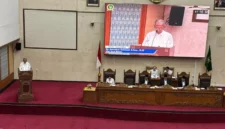 Wali Kota Batam Amsakar Achmad di DPRD Kota Batam. Foto: Istimewa 