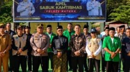 H Raja Mustakim Ketua Dewan Pengarah KPDN bersama Kapolres Natuna, tokoh agama dan tokoh masyarakat pada Apel Sabuk Kamtibmas di Polres Natuna. Foto: Istimewa 