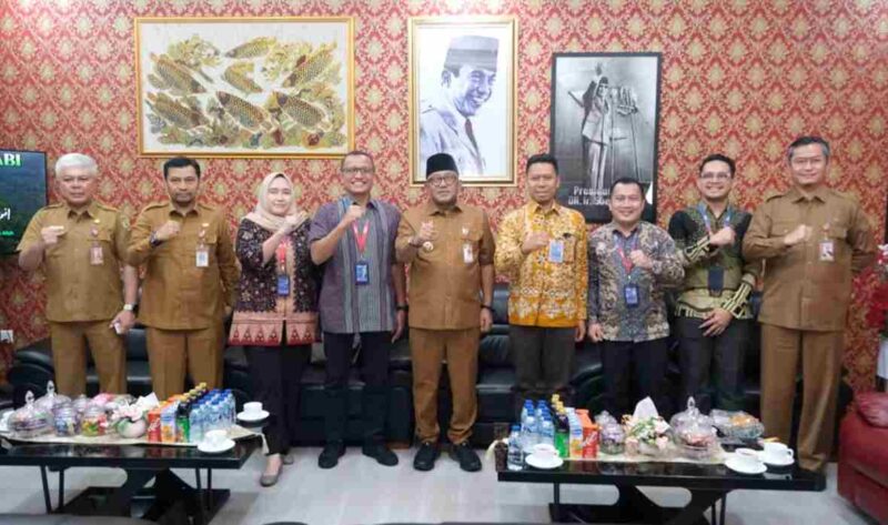 Wali Kota Tanjungpinang, Lis Darmansyah, menerima kunjungan silaturahmi pimpinan beserta jajaran Kantor Wilayah Bank Tabungan Negara (BTN) Sumatera I. Foto: INIKEPRI.COM