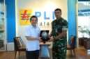 Komandan Lanud Hang Nadim, Letkol Pnb Indra Alexander Yosef Lessy, M.M.D.S., melakukan kunjungan kehormatan (courtesy call) ke Direktur Utama PLN Batam, Kwin Fo, Selasa (7/7/2026) di Kantor PLN Batam, Batam Center, Kota Batam. Foto: INIKEPRI.COM/Istimewa