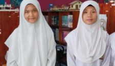 Annisa Aurelia dan Kayyisah Assyfathul Haifa, berhasil lolos ke Olimpiade Sains Nasional (OSN) Matematika Tingkat Provinsi Kepulauan Riau setelah melewati seleksi tingkat Kabupaten Lingga. Foto: INIKEPRI.COM