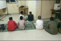 Santri Asrama MTsN Tanjungpinang istiqamah Murojaah Alquran. Foto: INIKEPRI.COM