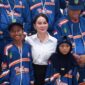 Wakil Wali Kota Batam Li Claudia Chandra melepas atlet Popda 2026. Foto: INIKEPRI.COM/Media Center Batam 