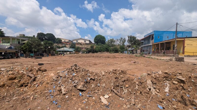 Hamparan lahan di kawasan yang disebut warga sebagai bagian dari koridor ROW 30 Kampung Tua Sei Tering telah berubah menjadi tanah terbuka dengan permukaan relatif rata. Foto diambil INIKEPRI.COM saat peninjauan lapangan pada 2 Juni 2026. Foto: INIKEPRI.COM