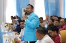 Ketua KNPI Kepri Andhi Kusuma dalam Dialog Kebangsaan bersama Menteri Koordinator Bidang Politik dan Keamanan (Menko Polkam) RI, Jenderal TNI (Purn.) Djamari Chaniago, di Gedung Lancang Kuning Polda Kepulauan Riau. Foto: INIKEPRI.COM