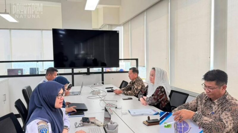 Bupati Natuna, Cen Sui Lan, mengunjungi Direktorat Jenderal Perhubungan Udara Kementerian Perhubungan (Kemenhub) RI untuk menyampaikan aspirasi masyarakat terkait tingginya tarif tiket pesawat serta kebutuhan penambahan rute penerbangan menuju Natuna. Foto: INIKEPRI.COM