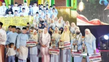 Bupati Natuna Cen Sui Lan bersama kafilah Natuna di MTQH Kepri 2026. Foto: Istimewa
