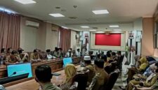 Pertemuan Pemkab Natuna dan Baznas dalam rangka pembahasan ZIS di Kantor Bupati Natuna. Foto: INIKEPRI.COM