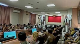 Pertemuan Pemkab Natuna dan Baznas dalam rangka pembahasan ZIS di Kantor Bupati Natuna. Foto: INIKEPRI.COM