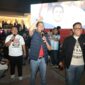 Wali Kota Batam, Amsakar Achmad, menyapa warga saat nobar final piala dunia FIFA 2026 di Dataran Engku Putri Batamcentre. Foto: INIKEPRI.COM/Media Center Batam 