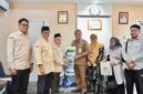 Sekda Kota Batam, Firmansyah, menerima Laporan Tahunan 2025 BAZNAS Batam di Kantor Wali Kota Batam. Foto: INIKEPRI.COM/Media Center Batam