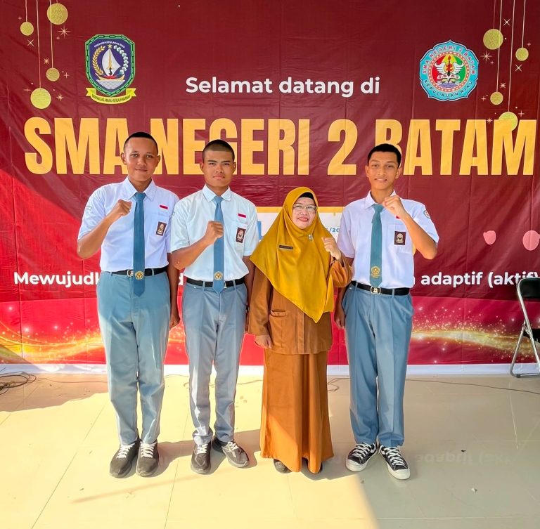 Siswa SMA N 2 Batam menjad paskibraka tingkat provinsi dan kota. Foto: Humas SMA Negeri 2 Batam