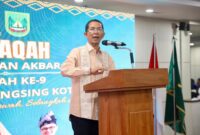 Wali Kota Batam, Amsakar Achmad, menyampaikan sambutan saat memperingati Harlah ke-9 Perkumpulan Selingsing Kota Batam di Nagoya Mansion, Kecamatan Lubukbaja. Foto: INIKEPRI.COM/Media Center Batam 