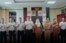 Bupati Natuna Cen Sui Lan menerima audiensi Kepala Kantor Wilayah (Kakanwil) Direktorat Jenderal Imigrasi Kepulauan Riau, Guntur Sahat Hamonangan, beserta rombongan di Ruang Kerja Bupati Natuna. Foto: INIKEPRI.COM