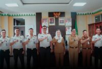 Bupati Natuna Cen Sui Lan menerima audiensi Kepala Kantor Wilayah (Kakanwil) Direktorat Jenderal Imigrasi Kepulauan Riau, Guntur Sahat Hamonangan, beserta rombongan di Ruang Kerja Bupati Natuna. Foto: INIKEPRI.COM