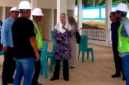 Bupati Natuna Cen Sui Lan meninjau ke Kampung Nelayan Merah Putih di Desa Cemaga Utara. Foto: Istimewa