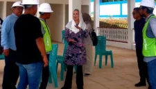 Bupati Natuna Cen Sui Lan meninjau ke Kampung Nelayan Merah Putih di Desa Cemaga Utara. Foto: Istimewa