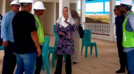 Bupati Natuna Cen Sui Lan meninjau ke Kampung Nelayan Merah Putih di Desa Cemaga Utara. Foto: Istimewa 