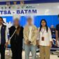 PMI asal Tanjungpinang berinisial SS dan seorang PMI asal Sumbar AE korban dugaan TPPO dan penyekapan di Myanmar tiba di Bandara Internasional Hang Nadim Batam. Foto: BP3MI Kepri
