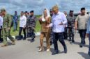 Pemerintah Kabupaten Natuna menyambut kedatangan Menteri Koordinator Bidang Politik dan Keamanan (Menko Polkam) Republik Indonesia beserta rombongan dalam rangka kunjungan kerja ke Kabupaten Natuna. Foto: INIKEPRI.COM
