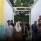 Bupati Natuna Cen Sui Lan meninjau revitalisasi SDN 001 Sedanau. Foto: INIKEPRI.COM/NatunaKab 