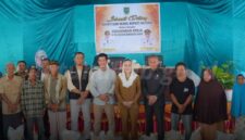 Bupati Natuna Cen Sui Lan menyalurkan Bantuan Beras Cadangan Pemerintah Daerah (BCPD) Tahun 2026 kepada masyarakat Kecamatan Bunguran Barat. Foto: INIKEPRI.COM/NatunaKab