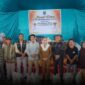 Bupati Natuna Cen Sui Lan menyalurkan Bantuan Beras Cadangan Pemerintah Daerah (BCPD) Tahun 2026 kepada masyarakat Kecamatan Bunguran Barat. Foto: INIKEPRI.COM/NatunaKab 