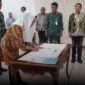 Bupati Natuna Cen Sui Lan melantik delapan pejabat administrator dan pejabat pengawas di lingkungan Pemerintah Kabupaten Natuna. Foto: INIKEPRI.COM/NatunaKab 