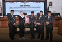Bupati Natuna Cen Sui Lan di DPRD Natuna. Foto: INIKEPRI.COM/NatunaKab