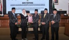Bupati Natuna Cen Sui Lan di DPRD Natuna. Foto: INIKEPRI.COM/NatunaKab