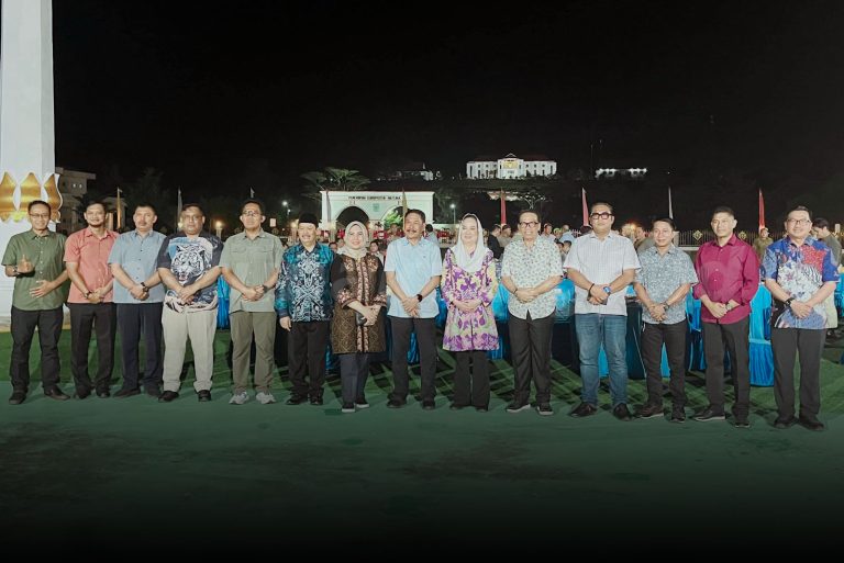 jamuan makan malam yang berlangsung di Gedung Daerah Kabupaten Natuna. Foto: INIKEPRI.COM