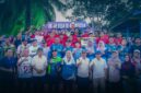 Bupati Natuna, Cen Sui Lan, secara resmi menutup Turnamen Sepak Bola Antar Desa se-Kabupaten Natuna Kelarik Utara Cup 2026, yang digelar di Lapangan Sepak Bola Desa Kelarik Utara, Kecamatan Bunguran Utara, Minggu (30/8/2026) sore. Foto: INIKEPRI.COM/NatunaKab