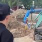Wali Kota Batam sekaligus Ex Officio Kepala BP Batam Amsakar Achmad meninjau perbaikan pipa. Foto: tangkapan layar 
