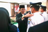 Wali Kota Batam, Amsakar Achmad, melantik sejumlah pejabat di lingkungan Pemko Batam di Kantor Wali Kota Batam. Foto: INIKEPRI.COM/Media Center Batam