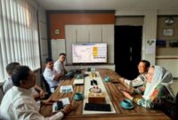 Cen Sui Lan menggelar rapat khusus bersama Kepala Balai Pelaksanaan Jalan Nasional (BPJN) Kepulauan Riau, Direktorat Jenderal Bina Marga Kementerian Pekerjaan Umum (PU), beserta jajaran pejabat utama BPJN. Foto: Istimewa